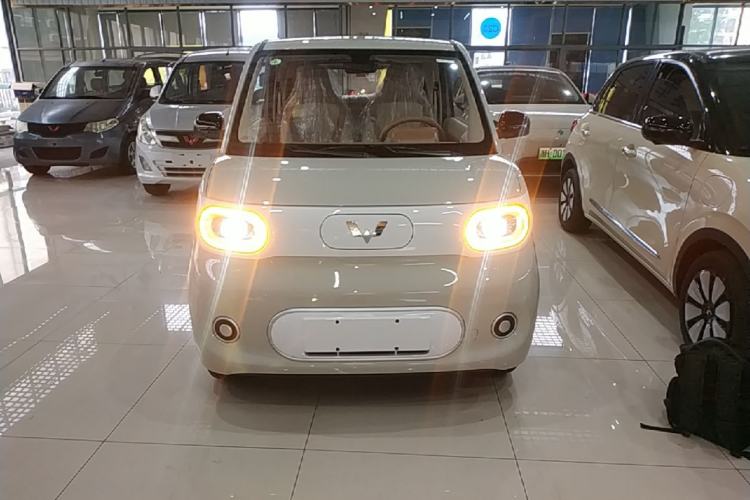 Used Wuling Hongguang MINIEV 2024 3rd Generation 215km Youth Edition Front