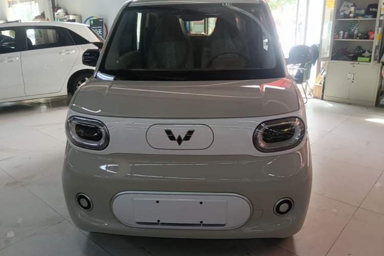 Used Wuling Hongguang MINIEV 2024 3rd Generation 215km Youth Edition Front