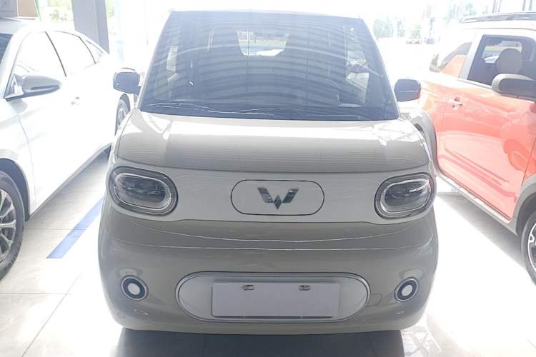 Used Wuling Hongguang MINIEV 2024 3rd Generation 215km Youth Edition Front