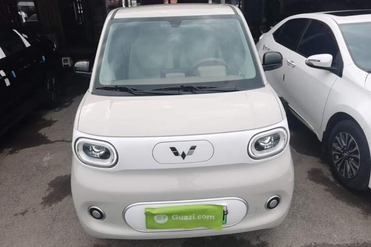 Used Wuling Hongguang MINIEV 2024 3rd Generation 215km Youth Edition Front