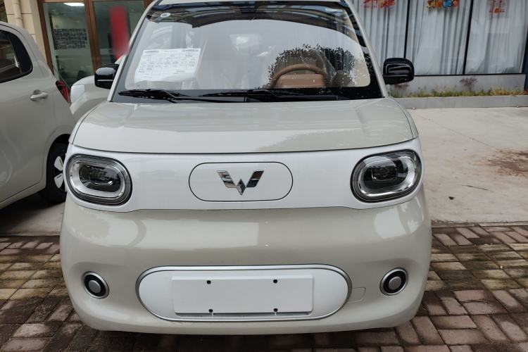 Used Wuling Hongguang MINIEV 2024 3rd Generation 215km Youth Edition Front