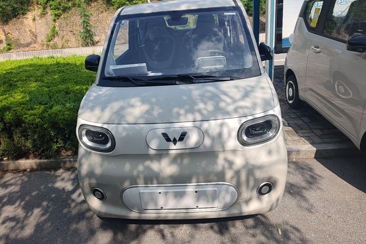 Used Wuling Hongguang MINIEV 2024 3rd Generation 215km Youth Edition Front