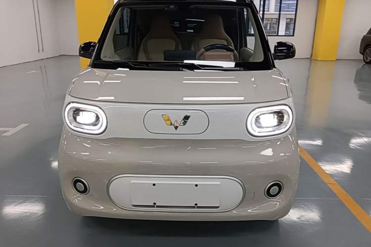 Used Wuling Hongguang MINIEV 2024 3rd Generation 215km Youth Edition Front