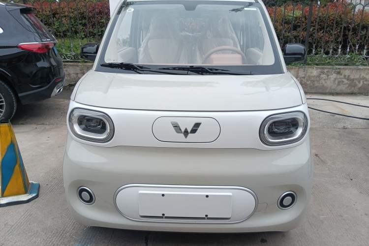 Used Wuling Hongguang MINIEV 2024 3rd Generation 215km Youth Edition Front