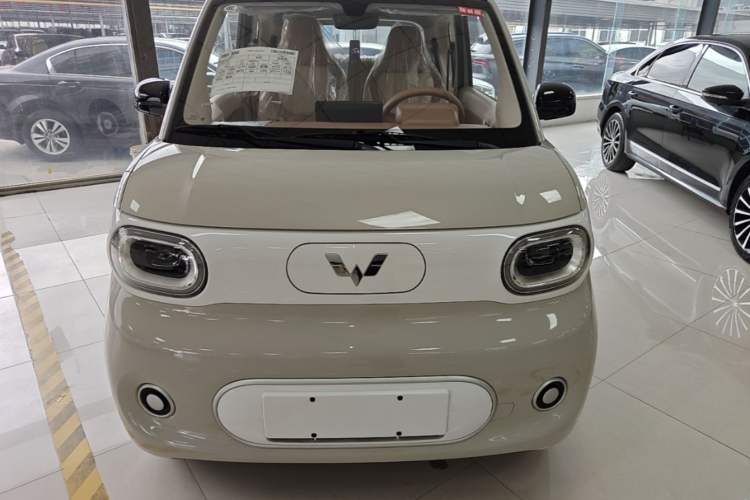 Used Wuling Hongguang MINIEV 2024 3rd Generation 215km Youth Edition Front
