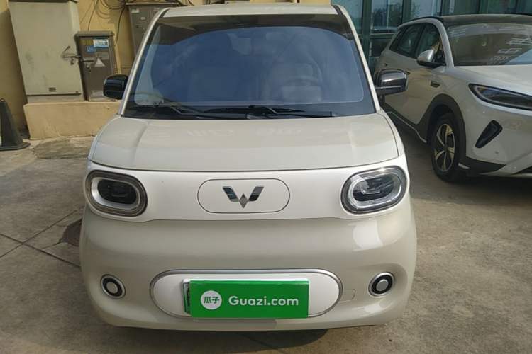 Used Wuling Hongguang MINIEV 2024 3rd Generation 215km Youth Edition Front