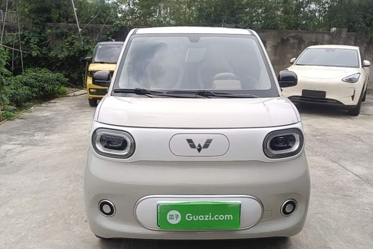 Used Wuling Hongguang MINIEV 2024 3rd Generation 215km Youth Edition Front