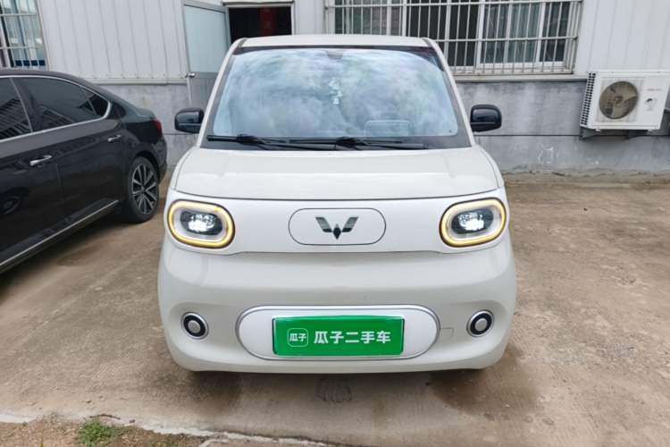 Used Wuling Hongguang MINIEV 2024 3rd Generation 215km Youth Edition Front