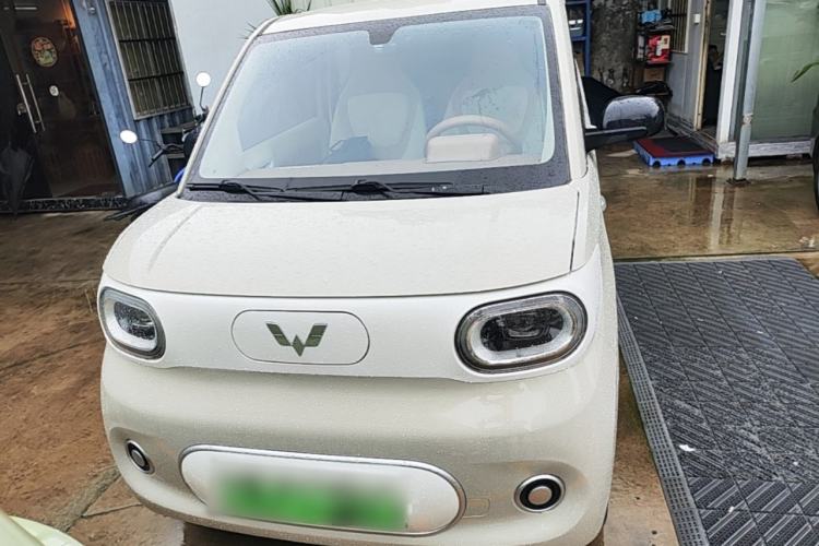 Used Wuling Hongguang MINIEV 2024 3rd Generation 215km Youth Edition Front