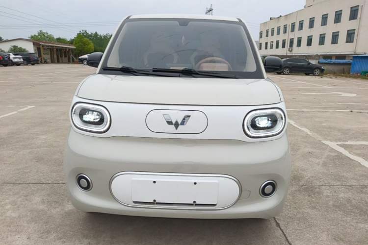 Used Wuling Hongguang MINIEV 2024 3rd Generation 215km Advanced Version Front