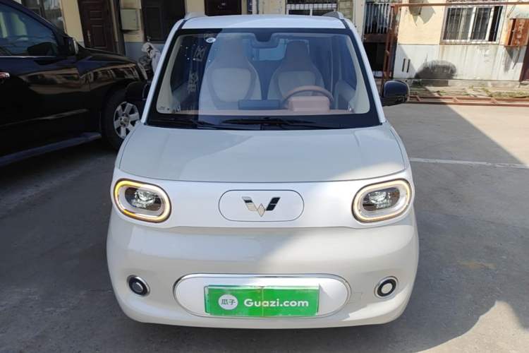 Used Wuling Hongguang MINIEV 2024 3rd Generation 215km Advanced Version Front