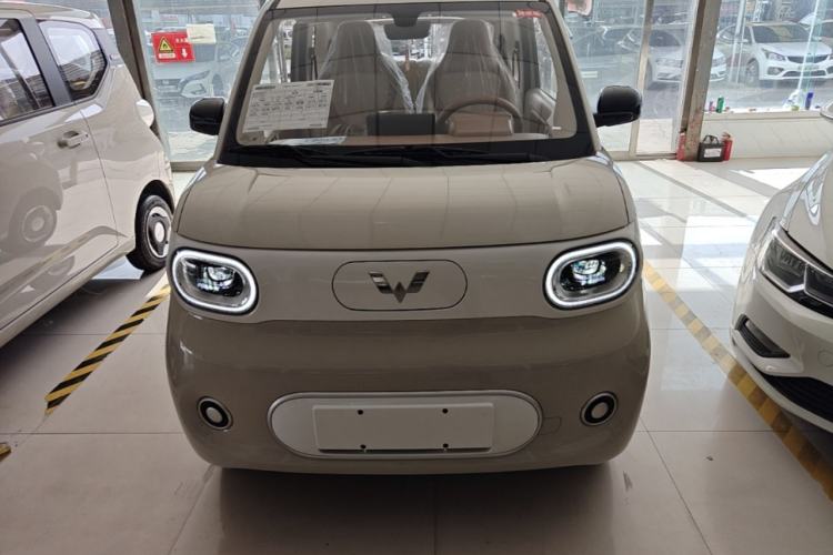Used Wuling Hongguang MINIEV 2024 3rd Generation 215km Youth Edition Front
