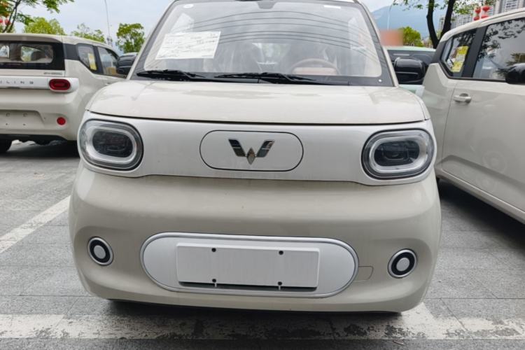 Used Wuling Hongguang MINIEV 2024 3rd Generation 215km Youth Edition Front