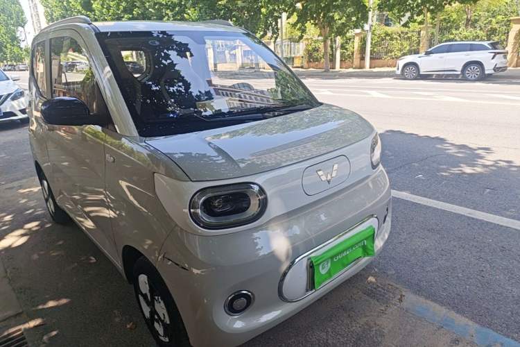 Used Wuling Hongguang MINIEV 2024 3rd Generation 215km Advanced Version Front Right 45 Deg