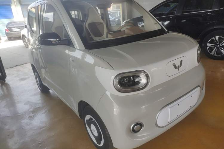 Used Wuling Hongguang MINIEV 2024 3rd Generation 215km Youth Edition Front Right 45 Deg