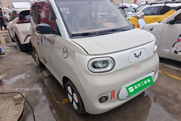 Used Wuling Hongguang MINIEV 2024 3rd Generation 215km Advanced Version Front Right 45 Deg