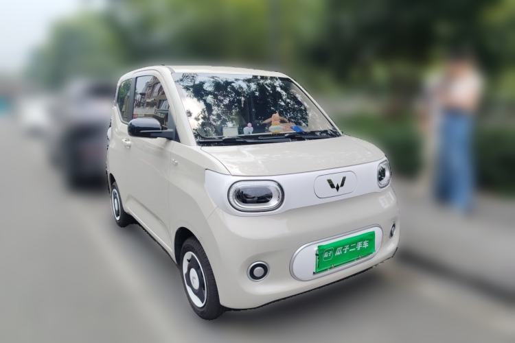 Used Wuling Hongguang MINIEV 2024 3rd Generation 215km Youth Edition Front Right 45 Deg