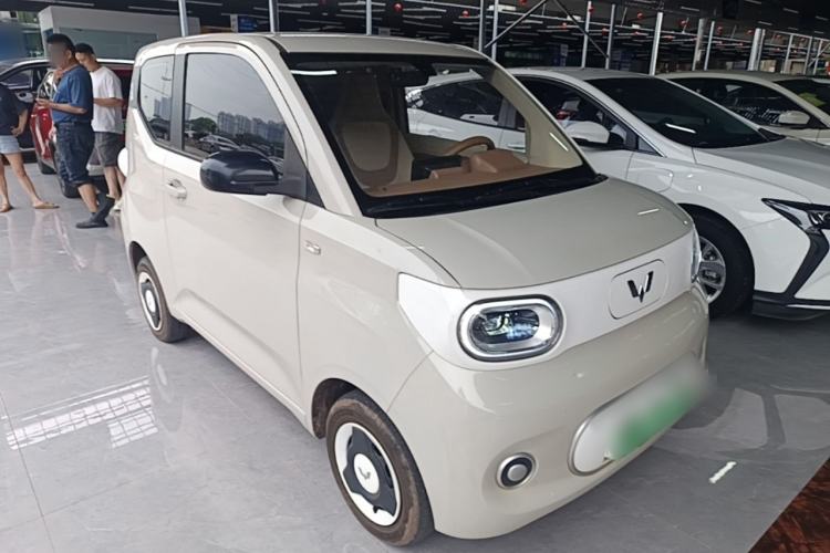 Used Wuling Hongguang MINIEV 2024 3rd Generation 215km Youth Edition Front Right 45 Deg