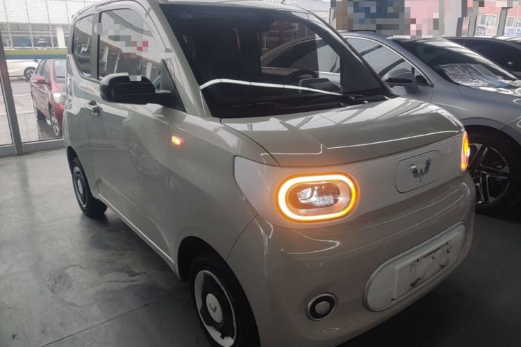 Used Wuling Hongguang MINIEV 2024 3rd Generation 215km Youth Edition Front Right 45 Deg