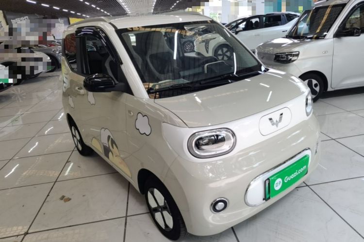 Used Wuling Hongguang MINIEV 2024 3rd Generation 215km Advanced Version Front Right 45 Deg