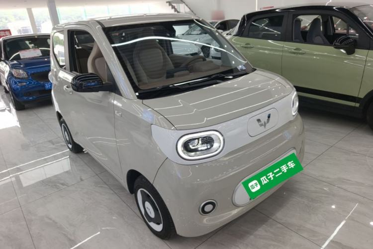 Used Wuling Hongguang MINIEV 2024 3rd Generation 215km Youth Edition Front Right 45 Deg