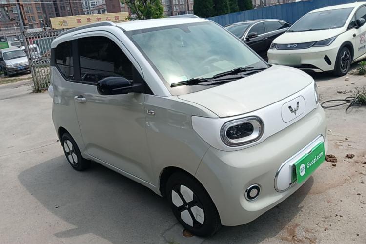 Used Wuling Hongguang MINIEV 2024 3rd Generation 215km Advanced Version Front Right 45 Deg