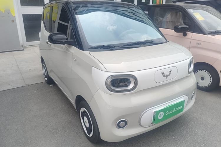Used Wuling Hongguang MINIEV 2024 3rd Generation 215km Youth Edition Front Right 45 Deg