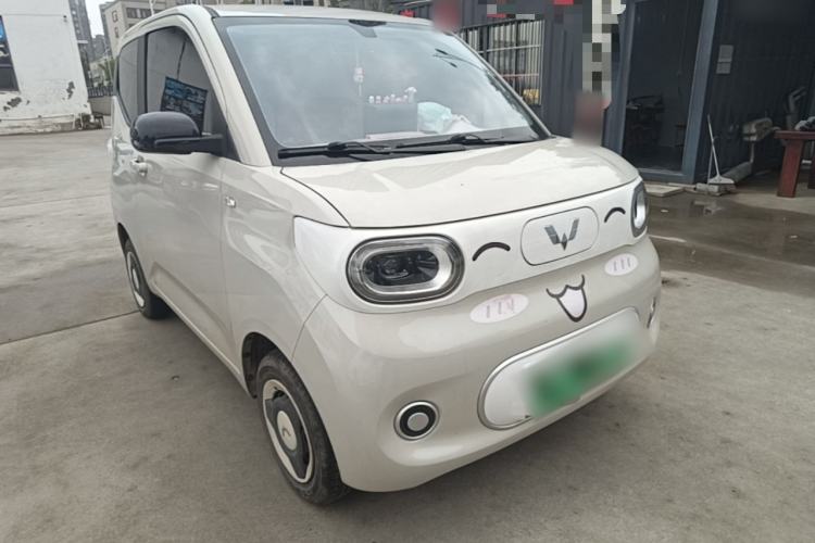 Used Wuling Hongguang MINIEV 2024 3rd Generation 215km Youth Edition Front Right 45 Deg