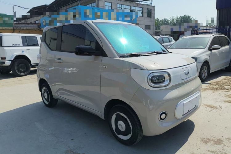 Used Wuling Hongguang MINIEV 2024 3rd Generation 215km Youth Edition Front Right 45 Deg