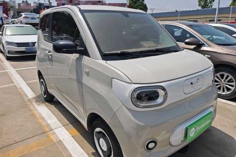 Used Wuling Hongguang MINIEV 2024 3rd Generation 215km Youth Edition Front Right 45 Deg