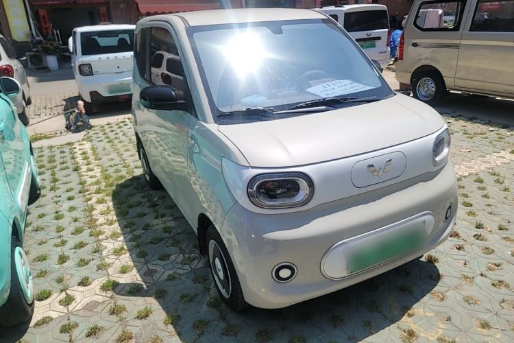 Used Wuling Hongguang MINIEV 2024 3rd Generation 215km Youth Edition Front Right 45 Deg