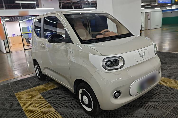 Used Wuling Hongguang MINIEV 2024 3rd Generation 215km Youth Edition Front Right 45 Deg