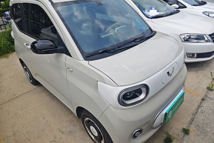 Used Wuling Hongguang MINIEV 2024 3rd Generation 215km Youth Edition Front Right 45 Deg
