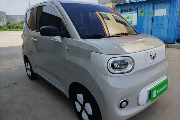 Used Wuling Hongguang MINIEV 2024 3rd Generation 215km Youth Edition Front Right 45 Deg