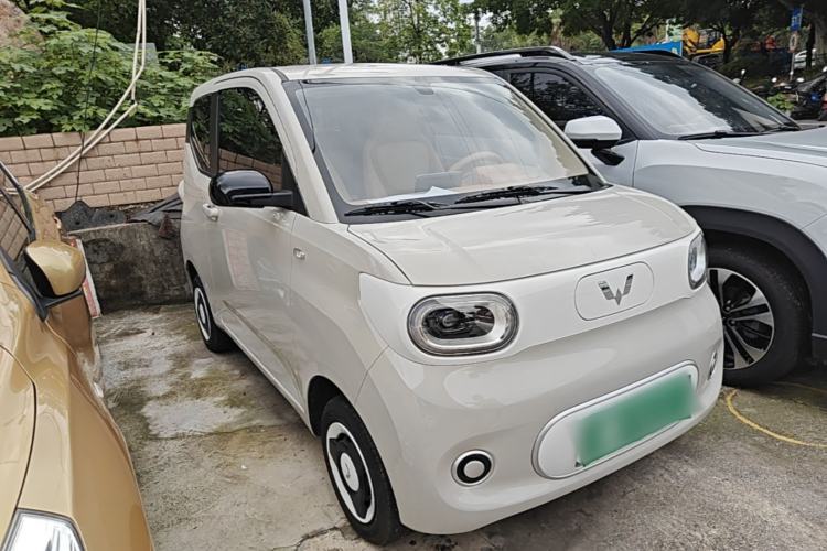 Used Wuling Hongguang MINIEV 2024 3rd Generation 215km Youth Edition Front Right 45 Deg