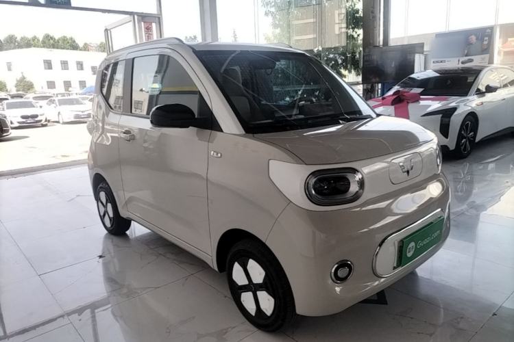 Used Wuling Hongguang MINIEV 2024 3rd Generation 215km Youth Edition Front Right 45 Deg