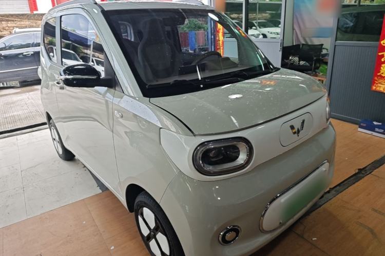 Used Wuling Hongguang MINIEV 2024 3rd Generation 215km Advanced Version Front Right 45 Deg