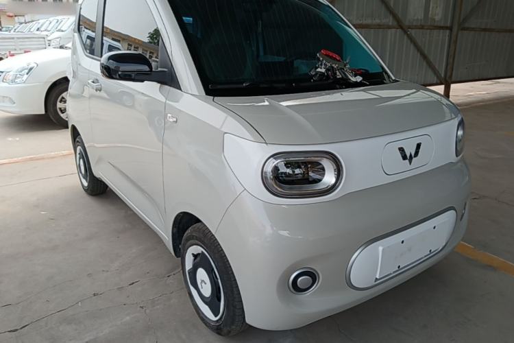Used Wuling Hongguang MINIEV 2024 3rd Generation 215km Youth Edition Front Right 45 Deg