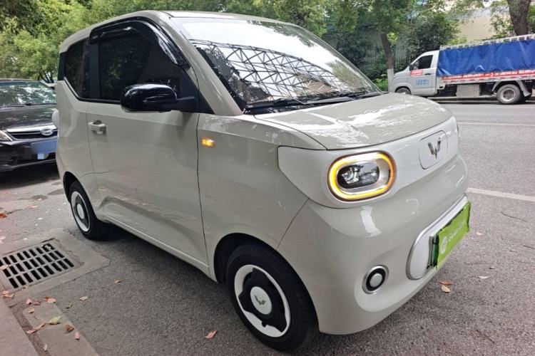Used Wuling Hongguang MINIEV 2024 3rd Generation 215km Youth Edition Front Right 45 Deg