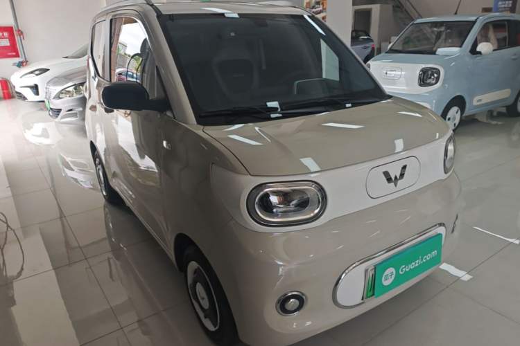 Used Wuling Hongguang MINIEV 2024 3rd Generation 170 km Front Right 45 Deg