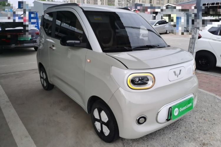 Used Wuling Hongguang MINIEV 2024 3rd Generation 215km Advanced Version Front Right 45 Deg