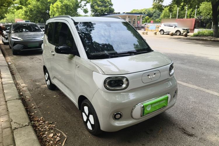 Used Wuling Hongguang MINIEV 2024 3rd Generation 215km Advanced Version Front Right 45 Deg
