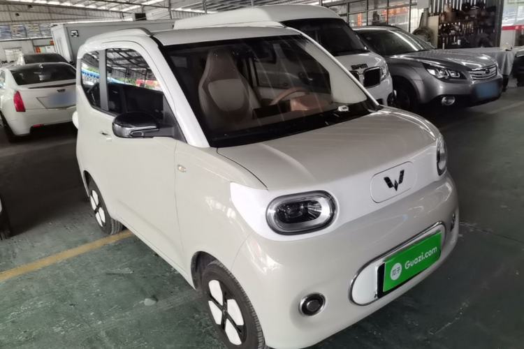 Used Wuling Hongguang MINIEV 2024 3rd Generation 215km Advanced Version Front Right 45 Deg