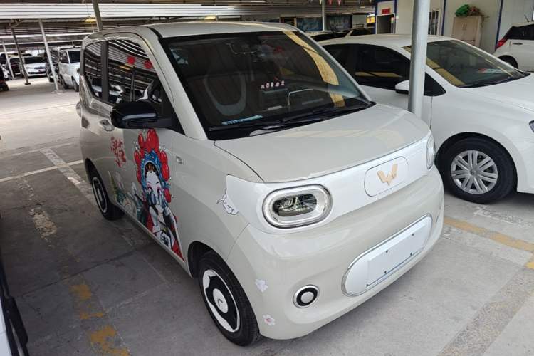 Used Wuling Hongguang MINIEV 2024 3rd Generation 215km Youth Edition Front Right 45 Deg