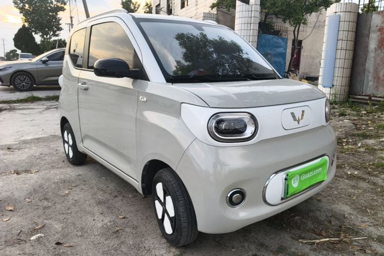 Used Wuling Hongguang MINIEV 2024 3rd Generation 215km Advanced Version Front Right 45 Deg