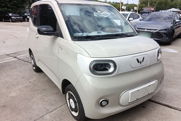 Used Wuling Hongguang MINIEV 2024 3rd Generation 215km Youth Edition Front Right 45 Deg