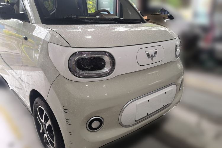 Used Wuling Hongguang MINIEV 2024 3rd Generation 215km Youth Edition Front Right 45 Deg
