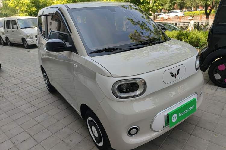 Used Wuling Hongguang MINIEV 2024 3rd Generation 215km Youth Edition Front Right 45 Deg