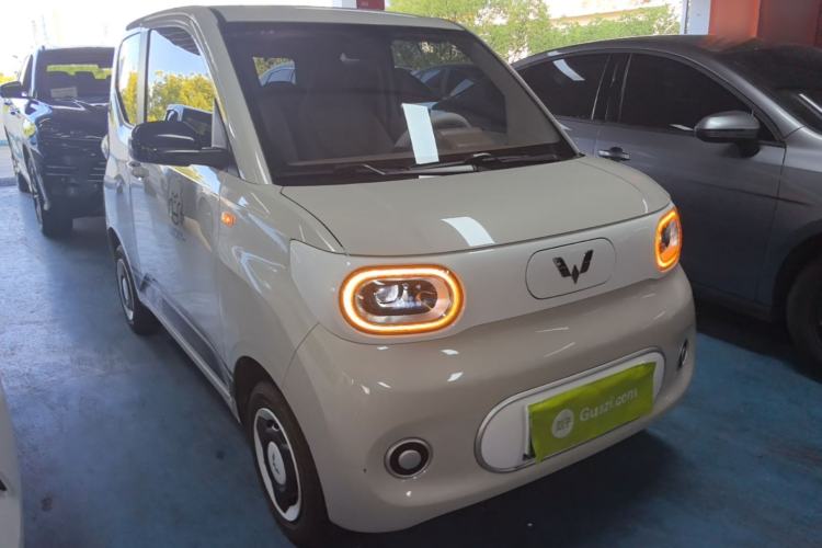 Used Wuling Hongguang MINIEV 2024 3rd Generation 215km Youth Edition Front Right 45 Deg