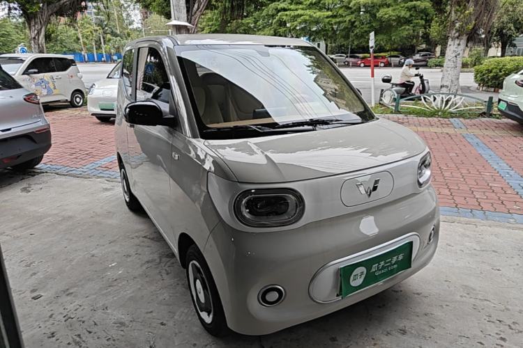 Used Wuling Hongguang MINIEV 2024 3rd Generation 215km Youth Edition Front Right 45 Deg